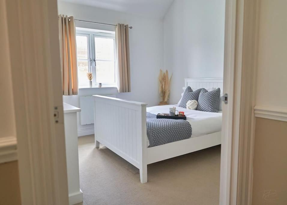 Stunning Luxury 2 Bed Apartment With En-Suite In Wokingham City Centre Zewnętrze zdjęcie