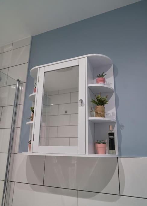 Stunning Luxury 2 Bed Apartment With En-Suite In Wokingham City Centre Zewnętrze zdjęcie